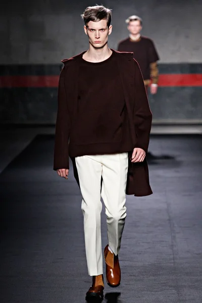 Look 13